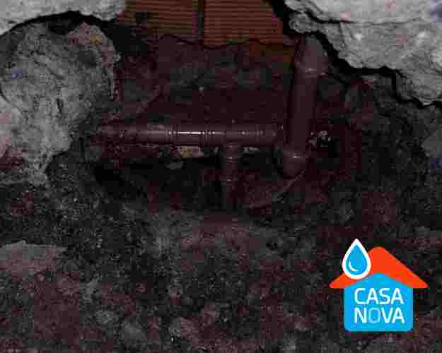 Conserto de vazamento de ar em tubulações com goteira residencial, comercial e industrial